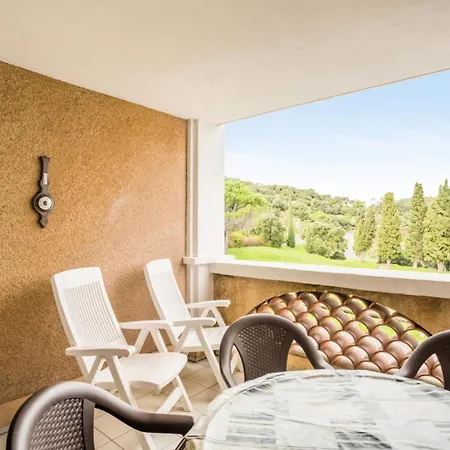 Apartment Le Village De Cap Esterel - Maeva - 5 Personnes - Budget Mae-5883 *